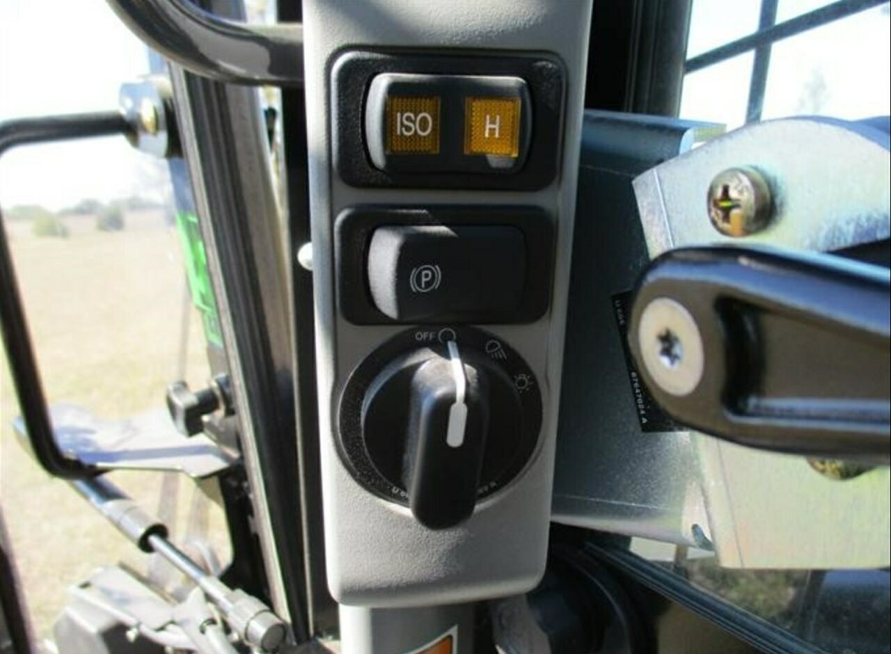 2017 NEW HOLLAND C238 LOADER (WHEELED)