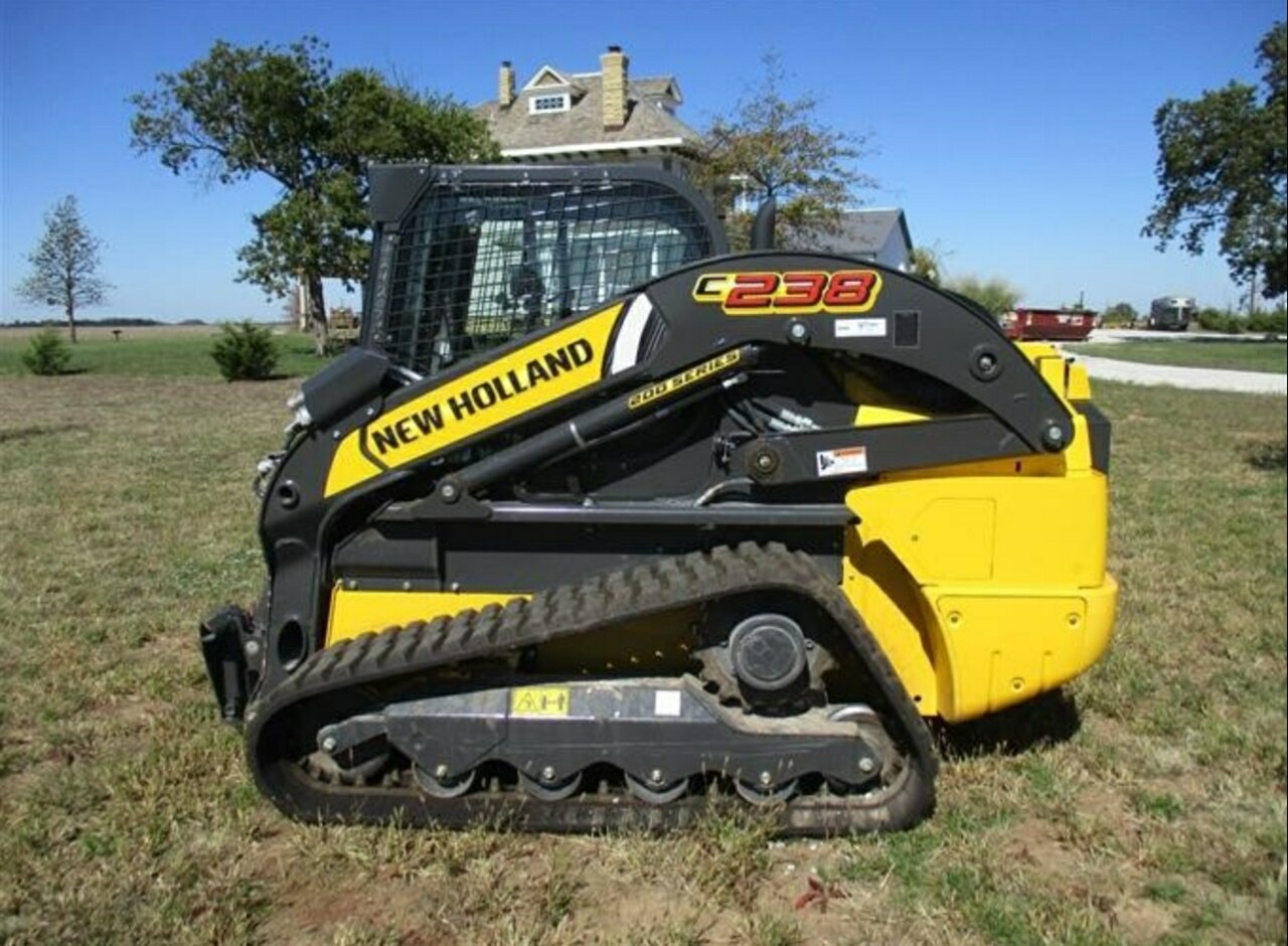 2017 NEW HOLLAND C238 LOADER (WHEELED)