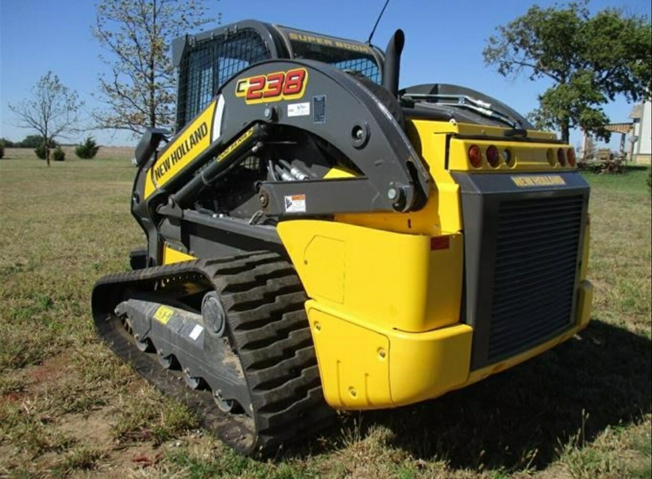 2017 NEW HOLLAND C238 LOADER (WHEELED)