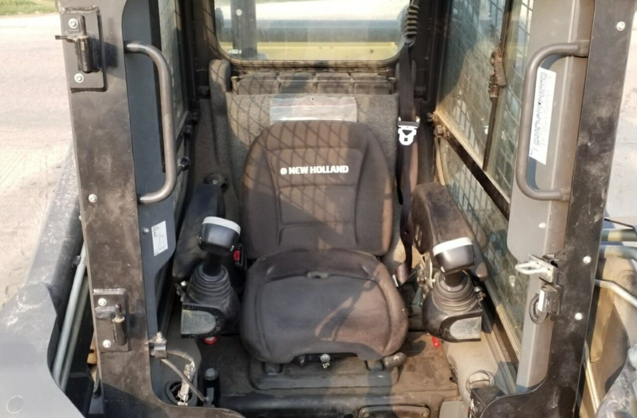 2015 NEW HOLLAND C238 LOADER (WHEELED)