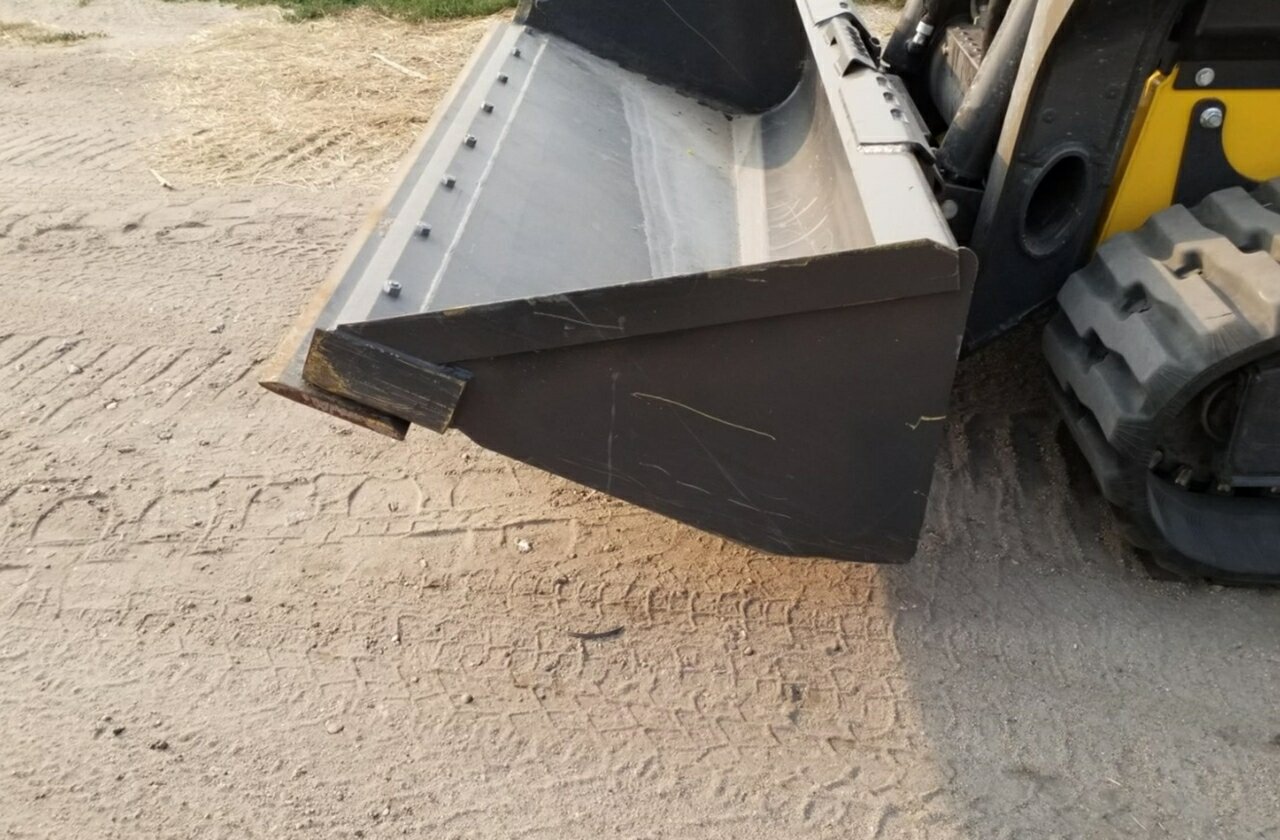 2015 NEW HOLLAND C238 LOADER (WHEELED)