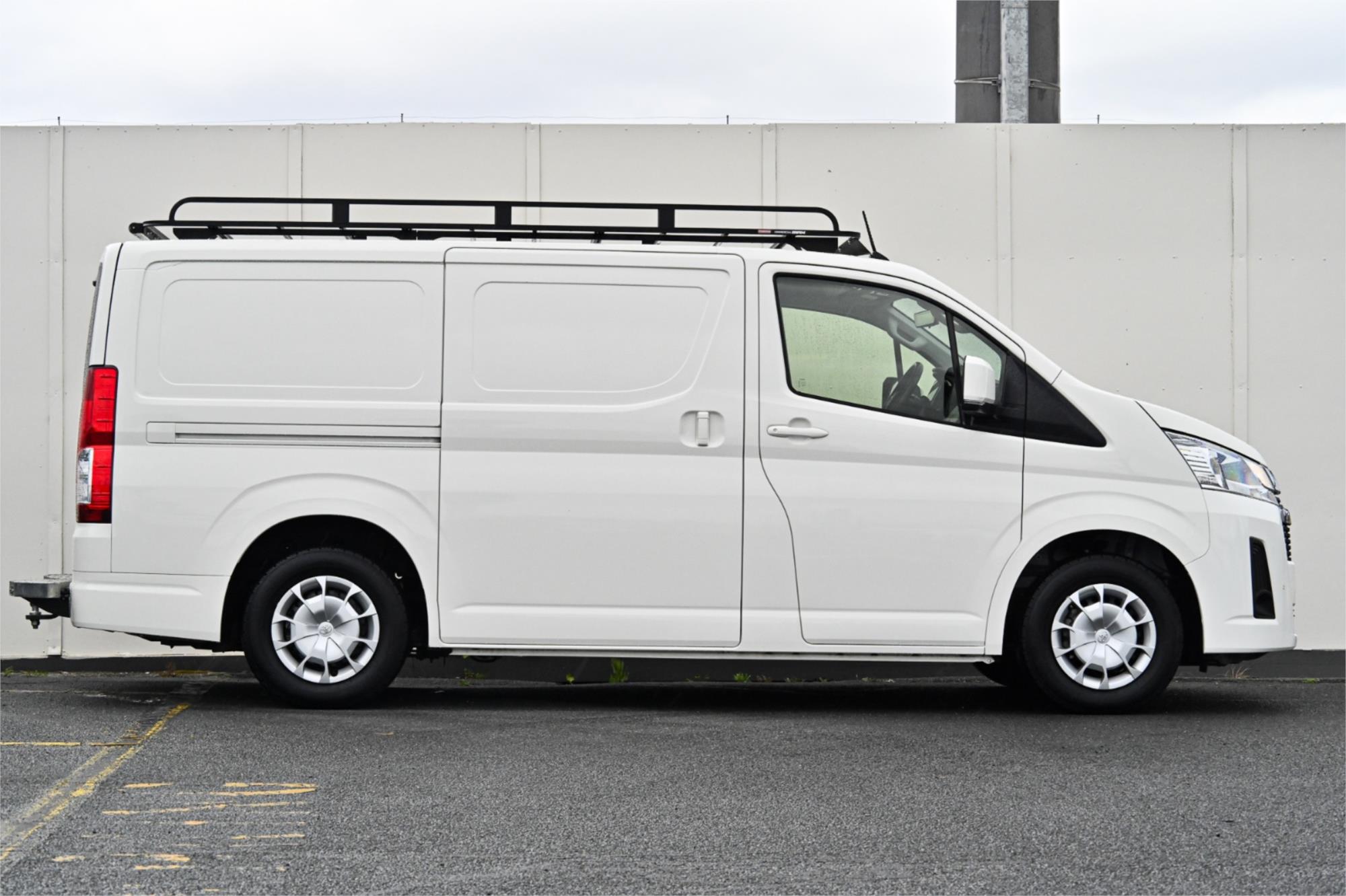 2023 TOYOTA HIACE GDH300R SPORTS AUTOMATIC VAN