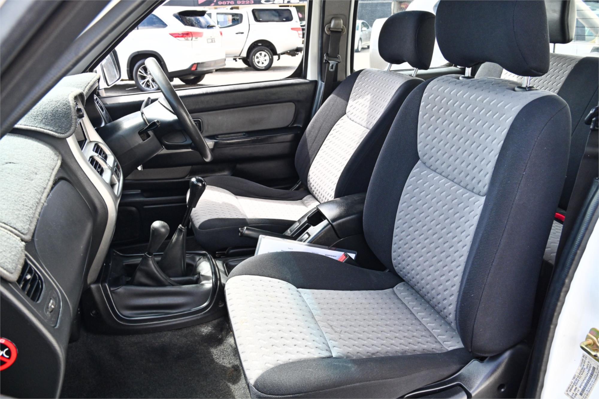 2009 NISSAN NAVARA D22 MY08 ST-R (4x4) 5 SP MANUAL DUAL CAB P/UP