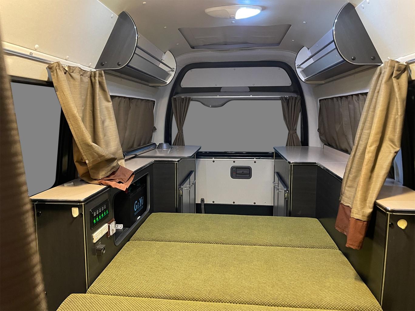 2006 TOYOTA HIACE LWB AUTO CAMPERVAN
