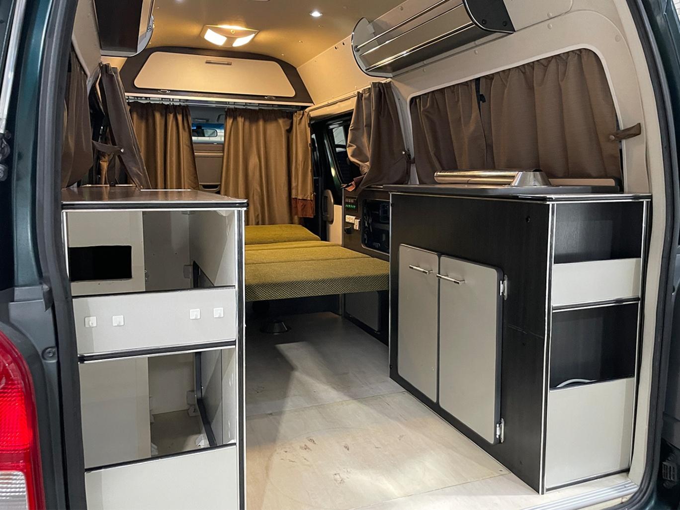 2006 TOYOTA HIACE LWB AUTO CAMPERVAN