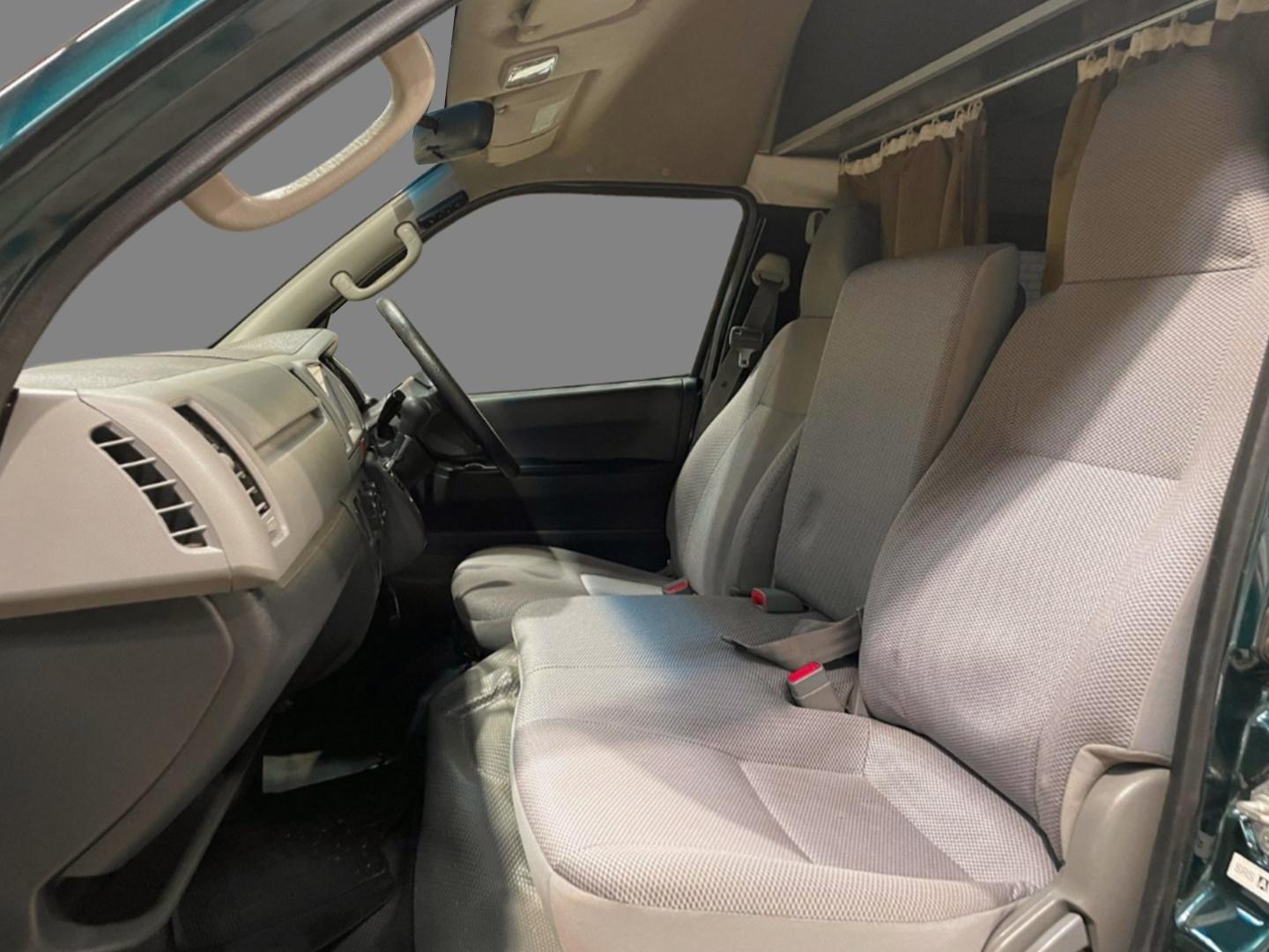 2006 TOYOTA HIACE LWB AUTO CAMPERVAN