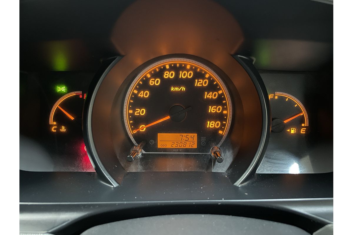 2011 TOYOTA HIACE GL AUTO 4WD VAN