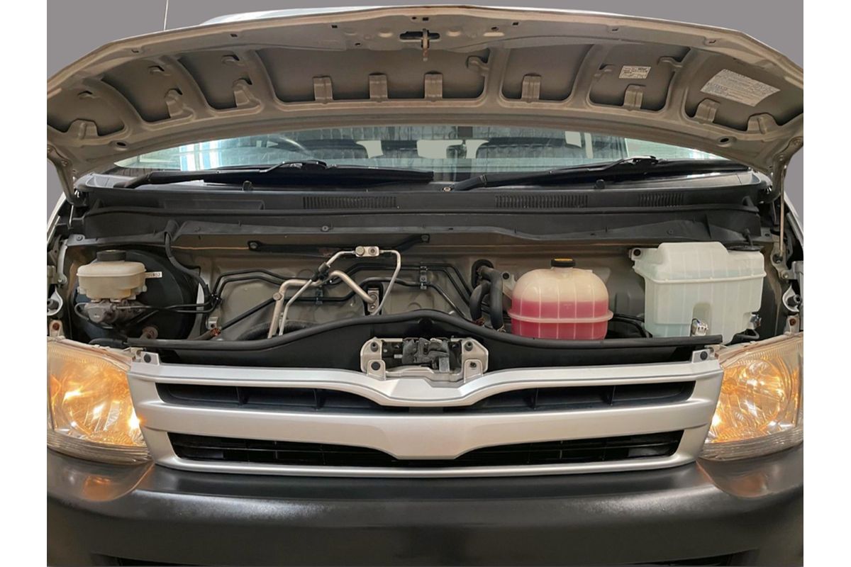 2011 TOYOTA HIACE GL AUTO 4WD VAN
