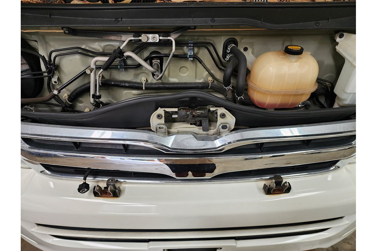 2013 TOYOTA HIACE DX LWB AUTO VAN