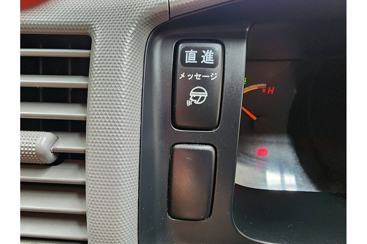 2013 TOYOTA HIACE DX LWB AUTO VAN