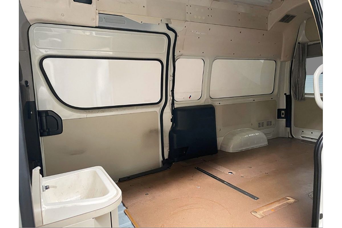 2013 TOYOTA HIACE DX LWB AUTO VAN