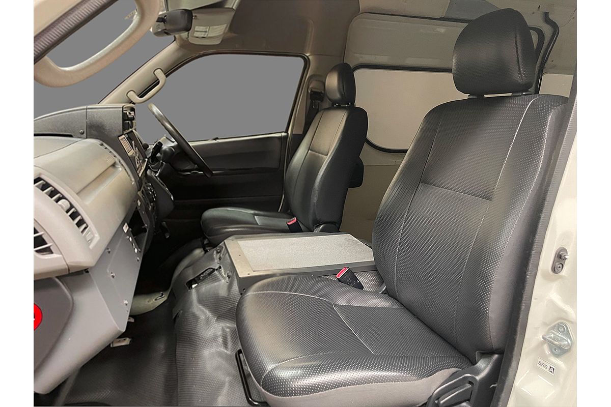 2013 TOYOTA HIACE DX LWB AUTO VAN