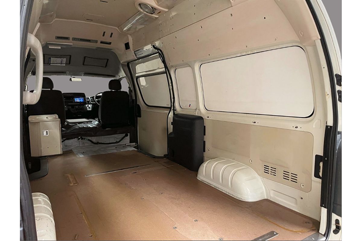 2013 TOYOTA HIACE DX LWB AUTO VAN