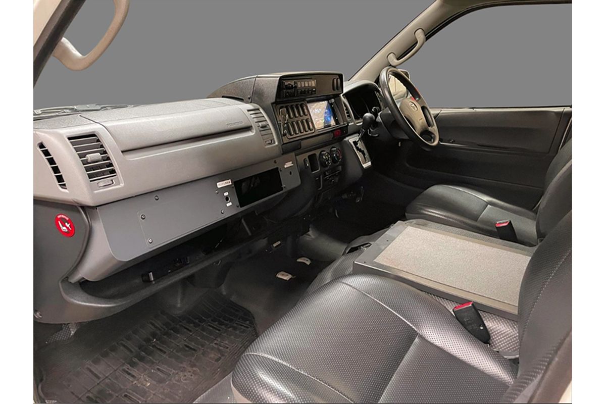 2013 TOYOTA HIACE DX LWB AUTO VAN