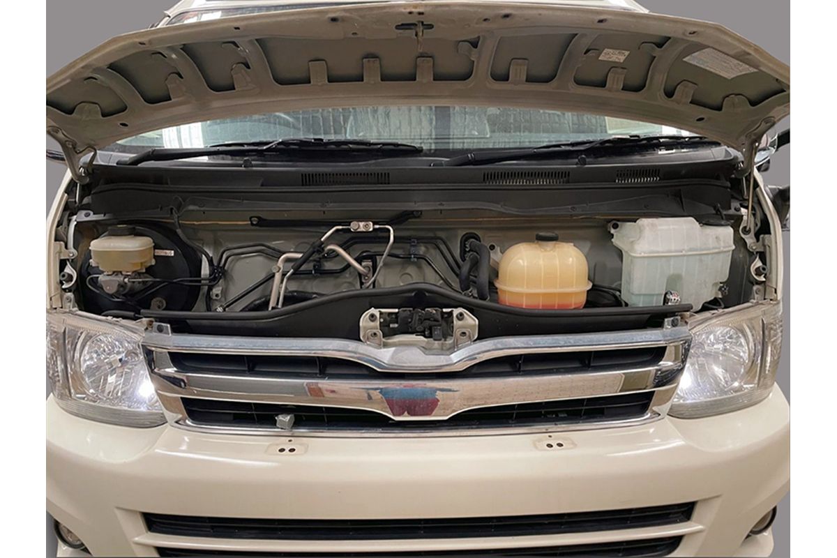 2013 TOYOTA HIACE DX LWB AUTO VAN