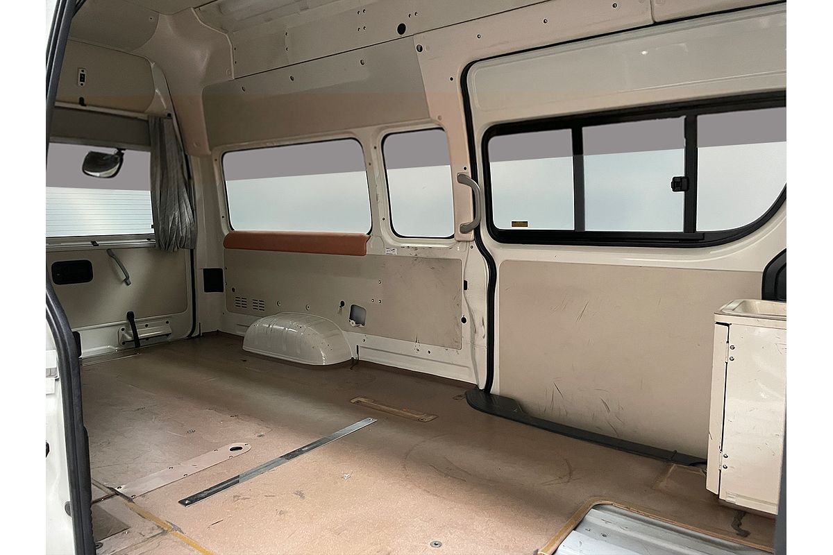2013 TOYOTA HIACE DX LWB AUTO VAN