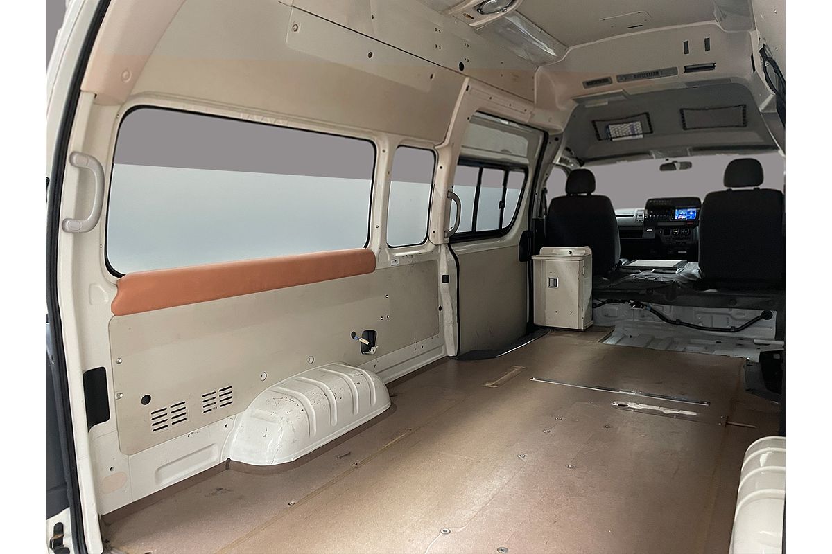 2013 TOYOTA HIACE DX LWB AUTO VAN