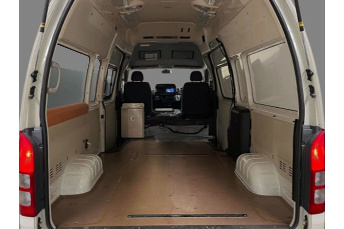 2013 TOYOTA HIACE DX LWB AUTO VAN