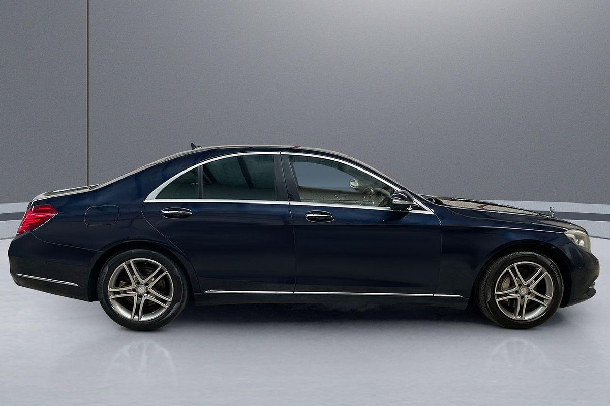 2013 MERCEDES-BENZ S-CLASS S400 HYBRID AUTO SEDAN