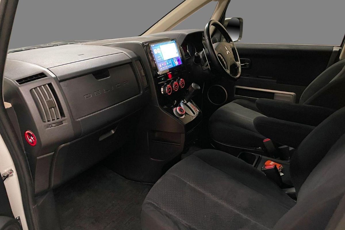 2015 MITSUBISHI DELICA D:5 AUTO WAGON