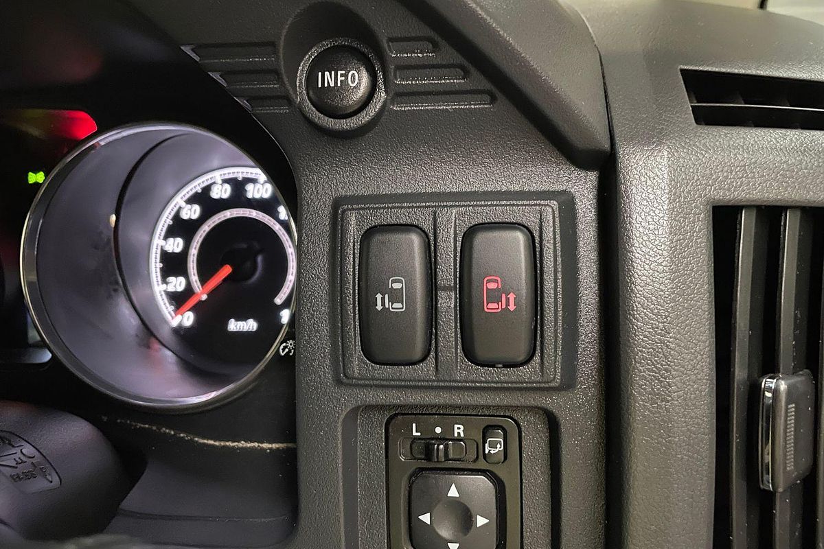 2015 MITSUBISHI DELICA D:5 AUTO WAGON