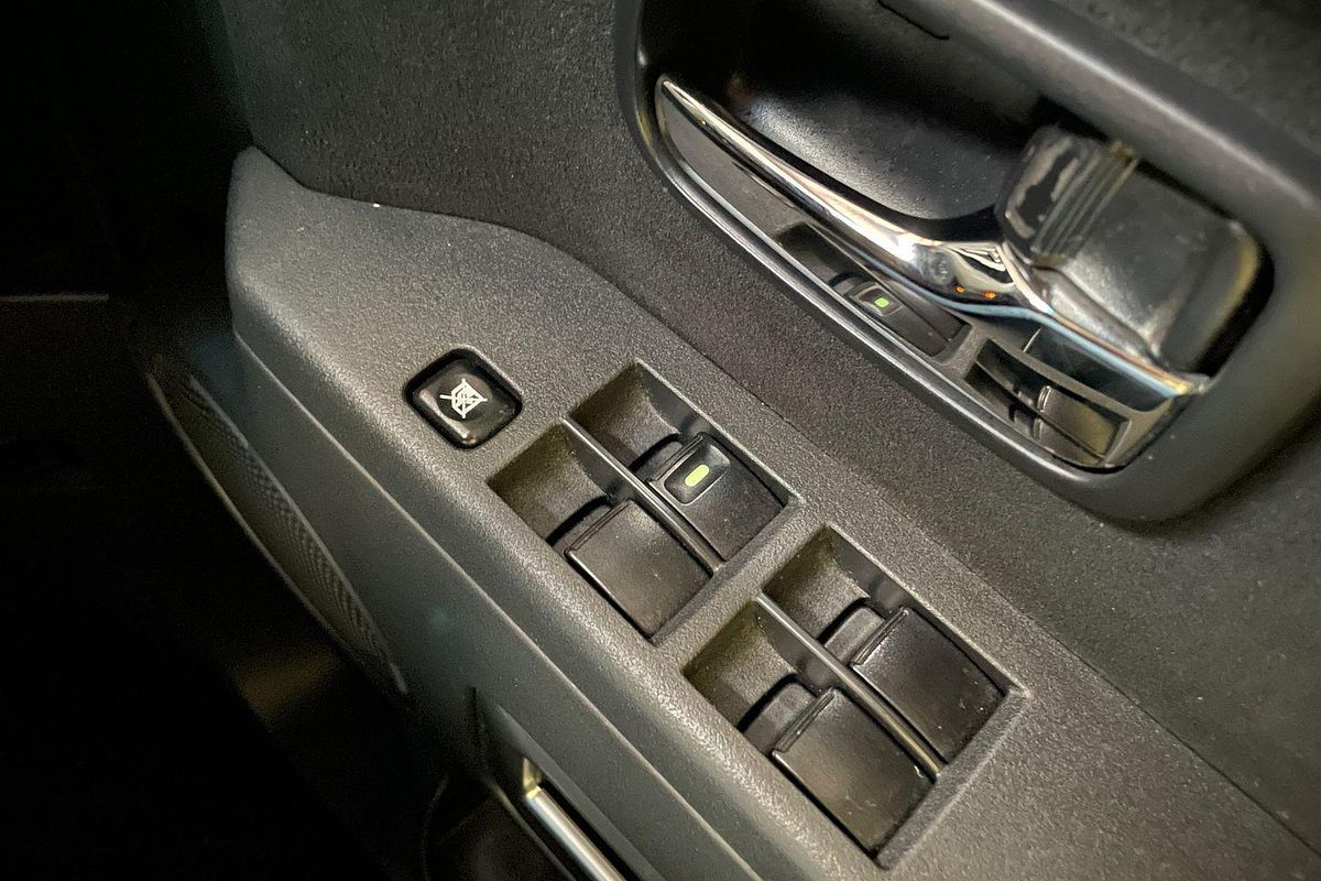 2015 MITSUBISHI DELICA D:5 AUTO WAGON