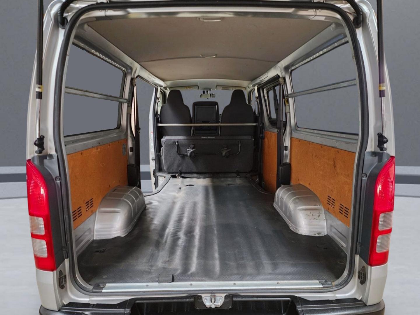 2018 TOYOTA HIACE GRAND CABIN AUTO VAN