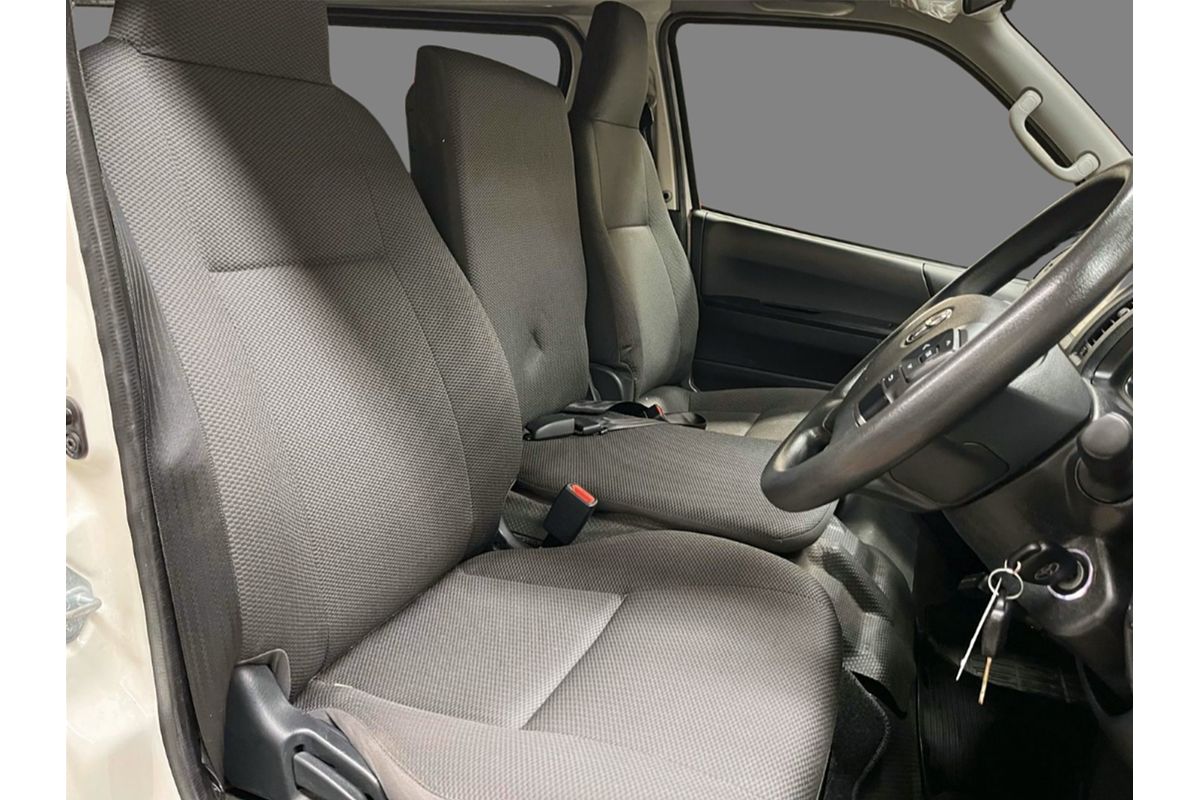 2021 TOYOTA HIACE GDH206V DX LONG 4WD AUTOMATIC VAN