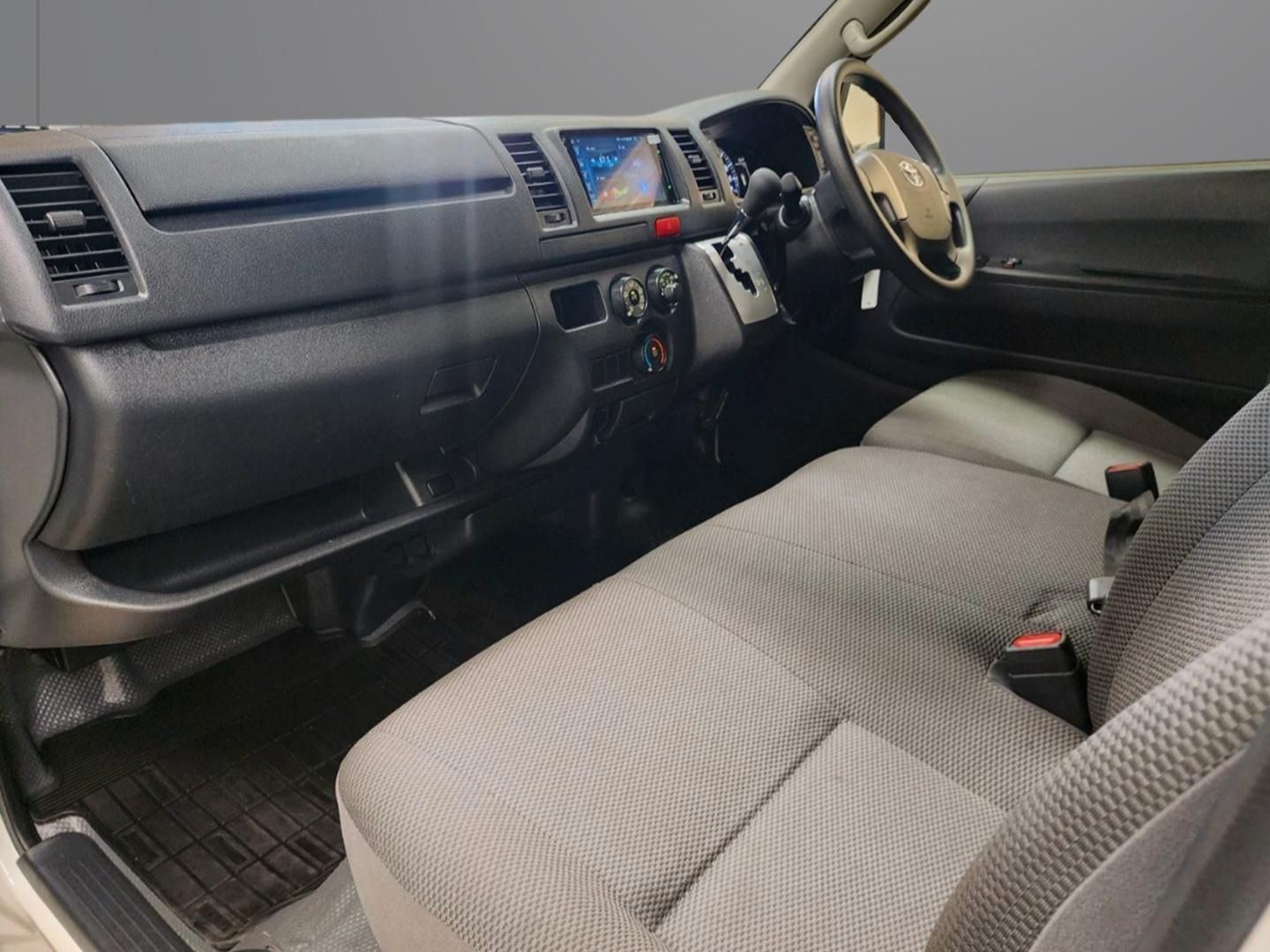 2023 TOYOTA HIACE LWB AUTO