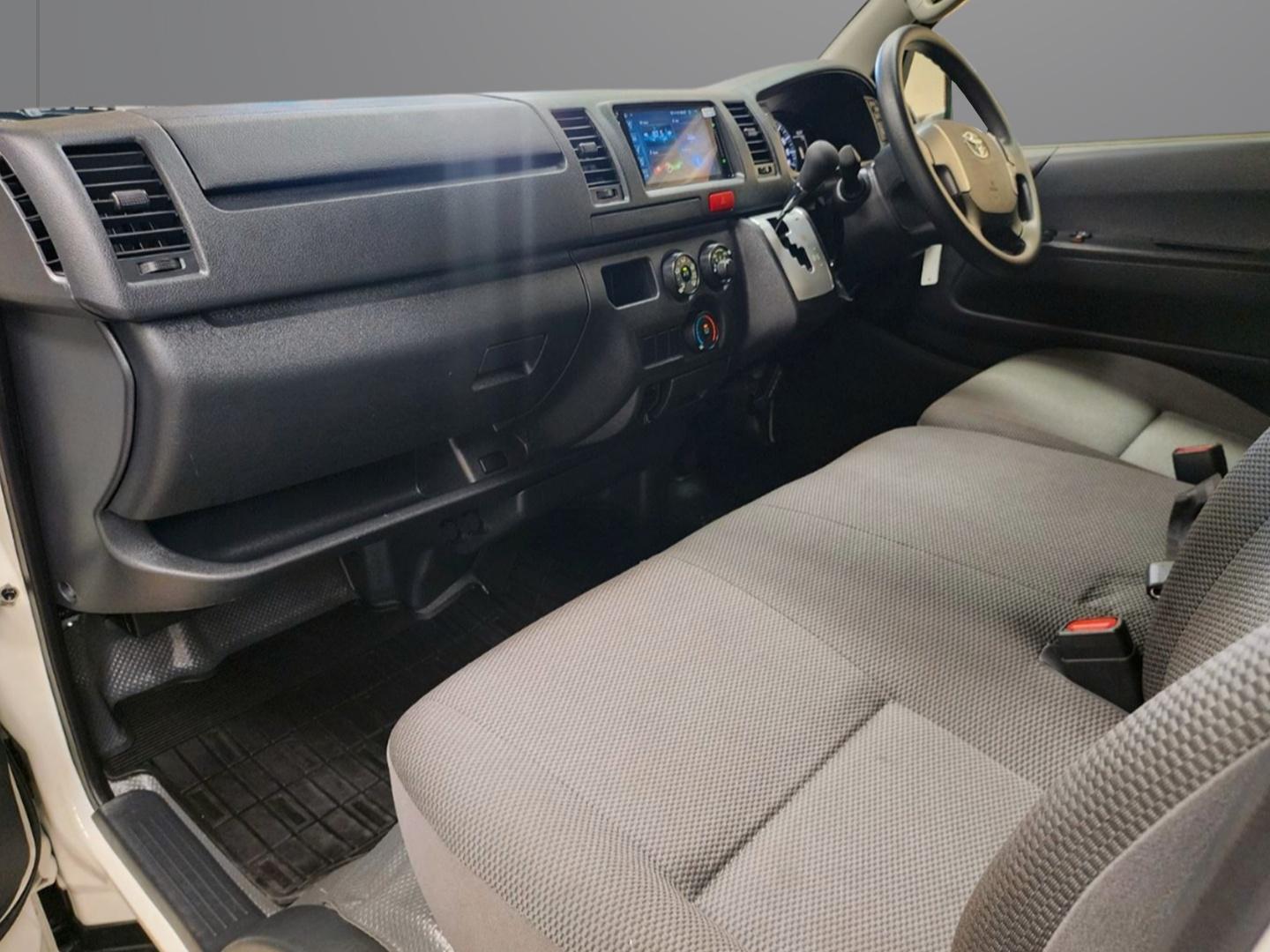 2023 TOYOTA HIACE LWB AUTO