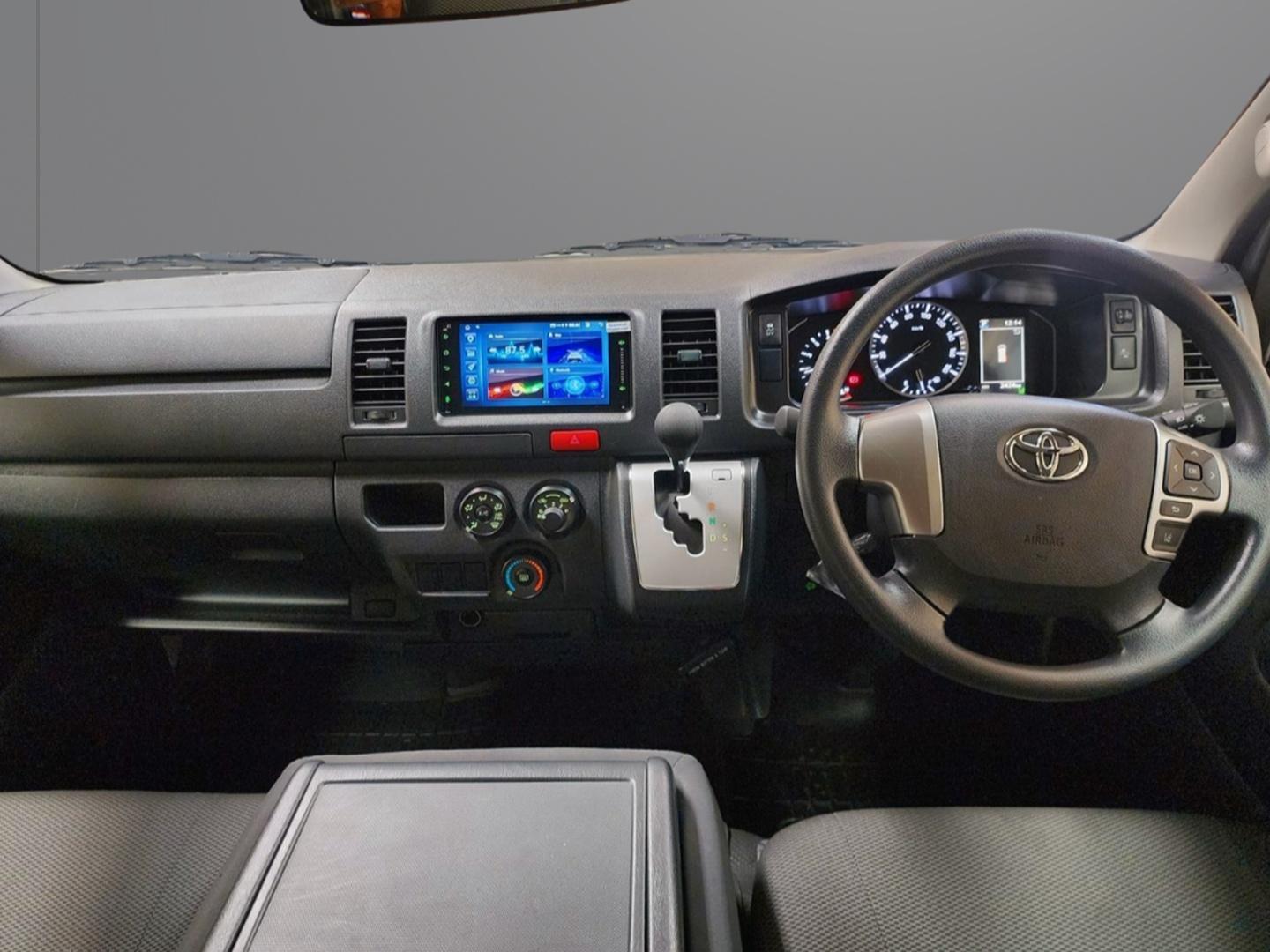 2023 TOYOTA HIACE LWB AUTO