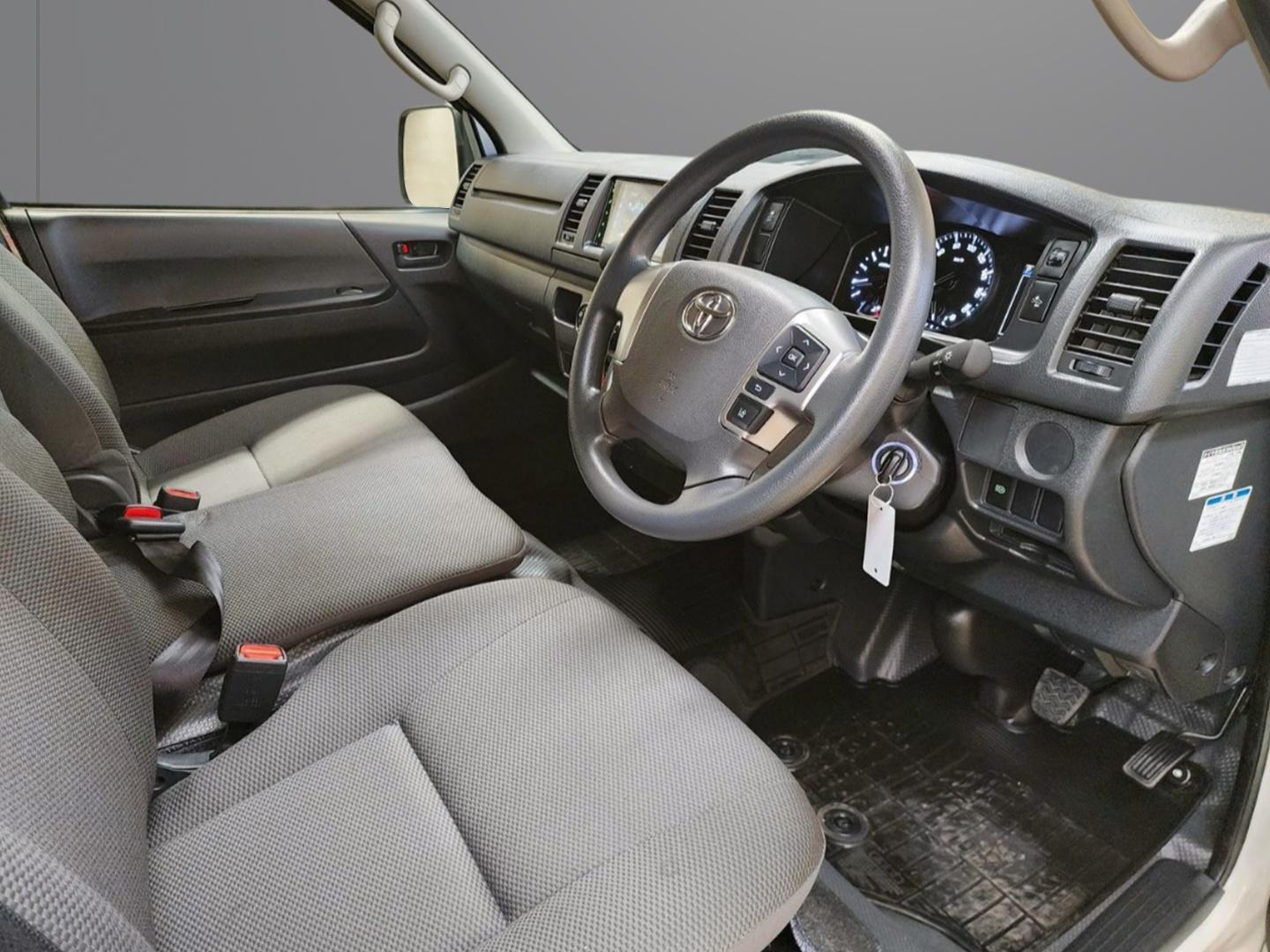 2023 TOYOTA HIACE LWB AUTO