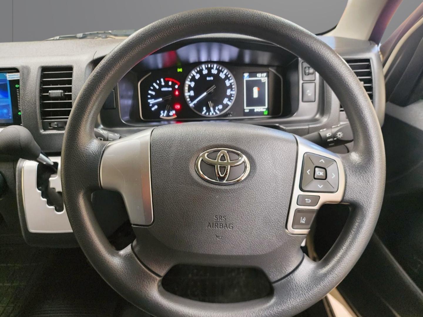 2023 TOYOTA HIACE LWB AUTO