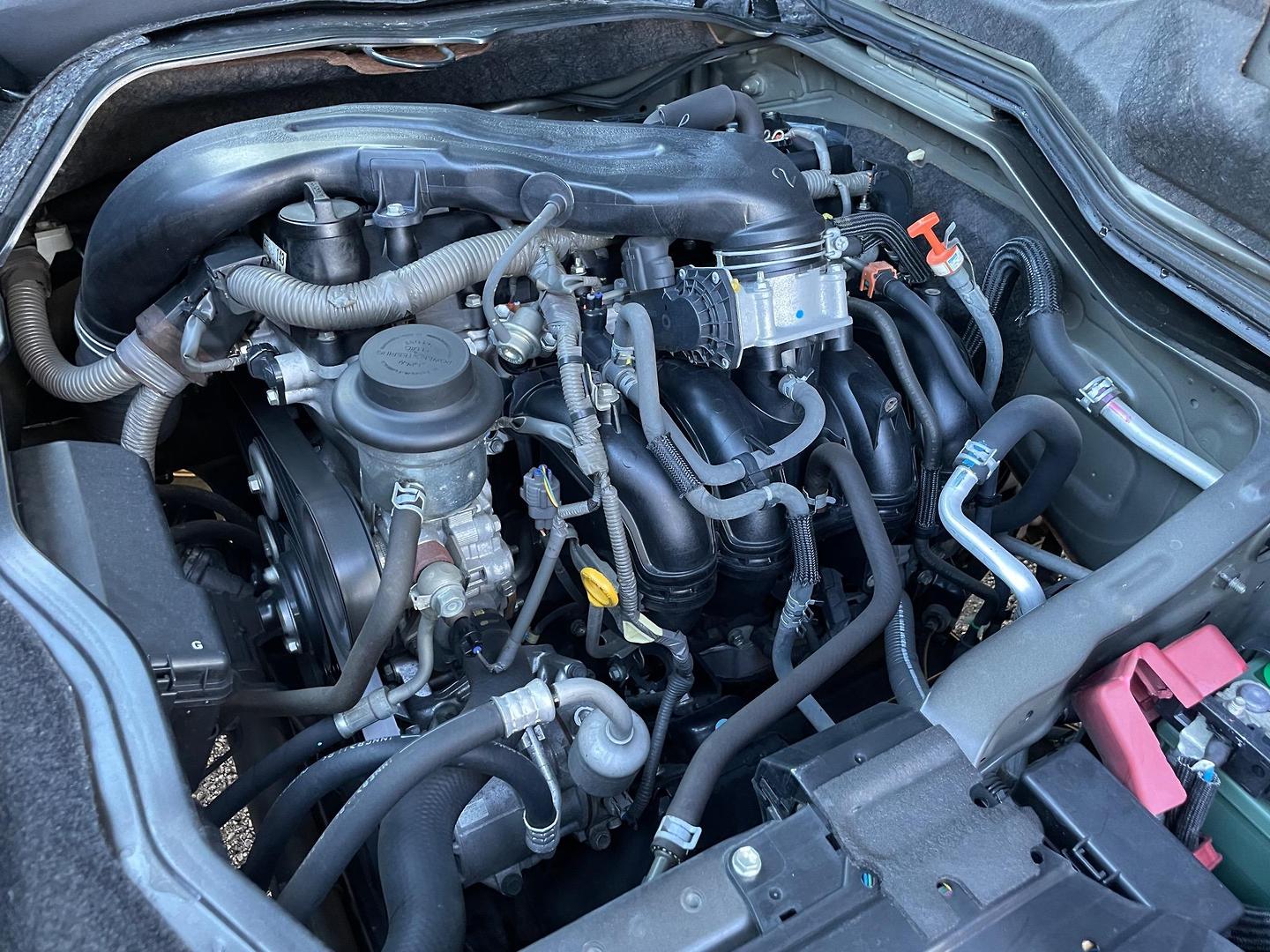 2013 TOYOTA HIACE SUPER GL AUTO VAN