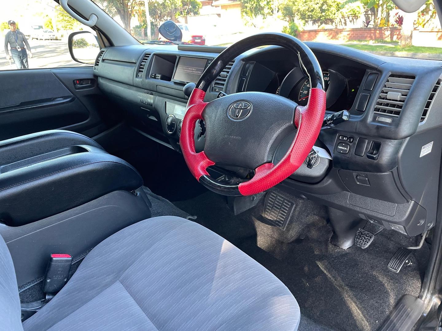 2013 TOYOTA HIACE SUPER GL AUTO VAN