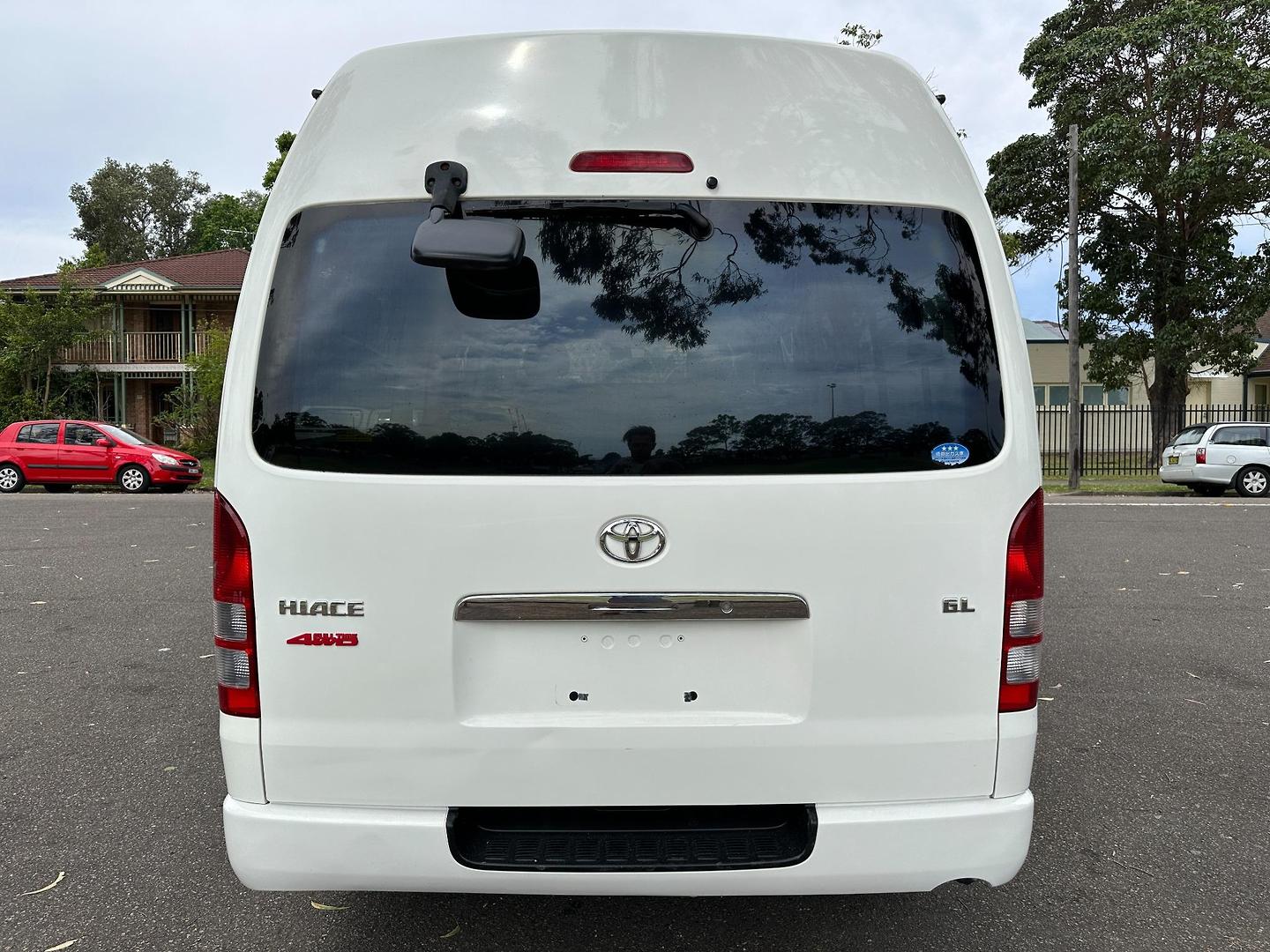 2011 TOYOTA HIACE COMMUTER GL GRAND CABIN SUPER LWB AUTO 4WD VAN