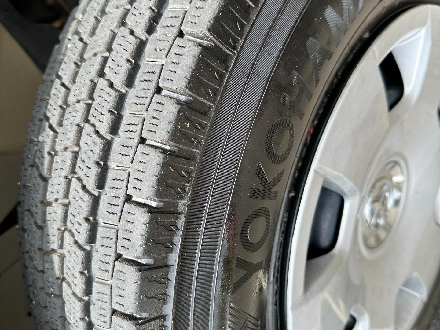 2011 TOYOTA HIACE COMMUTER GL GRAND CABIN SUPER LWB AUTO 4WD VAN