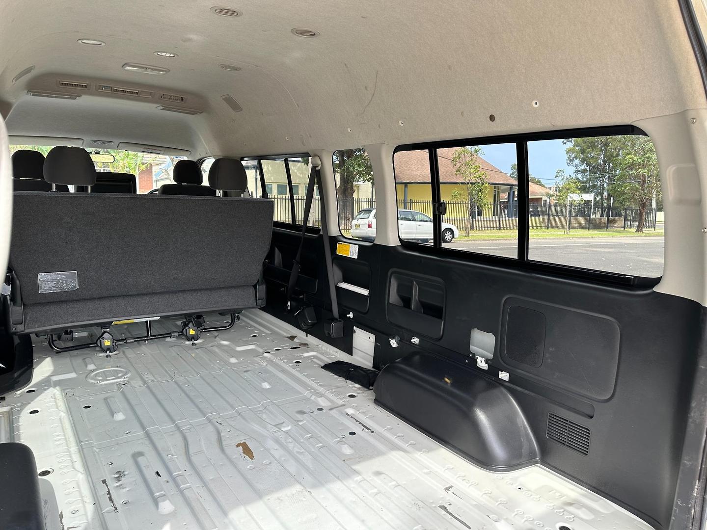 2011 TOYOTA HIACE COMMUTER GL GRAND CABIN SUPER LWB AUTO 4WD VAN