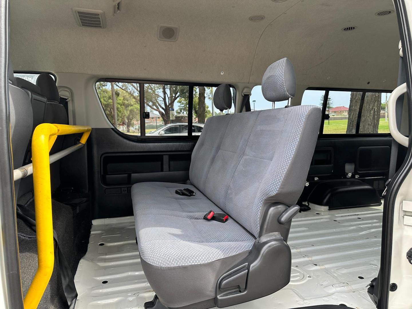 2011 TOYOTA HIACE COMMUTER GL GRAND CABIN SUPER LWB AUTO 4WD VAN