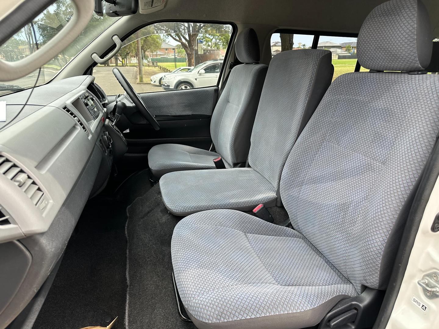 2011 TOYOTA HIACE COMMUTER GL GRAND CABIN SUPER LWB AUTO 4WD VAN
