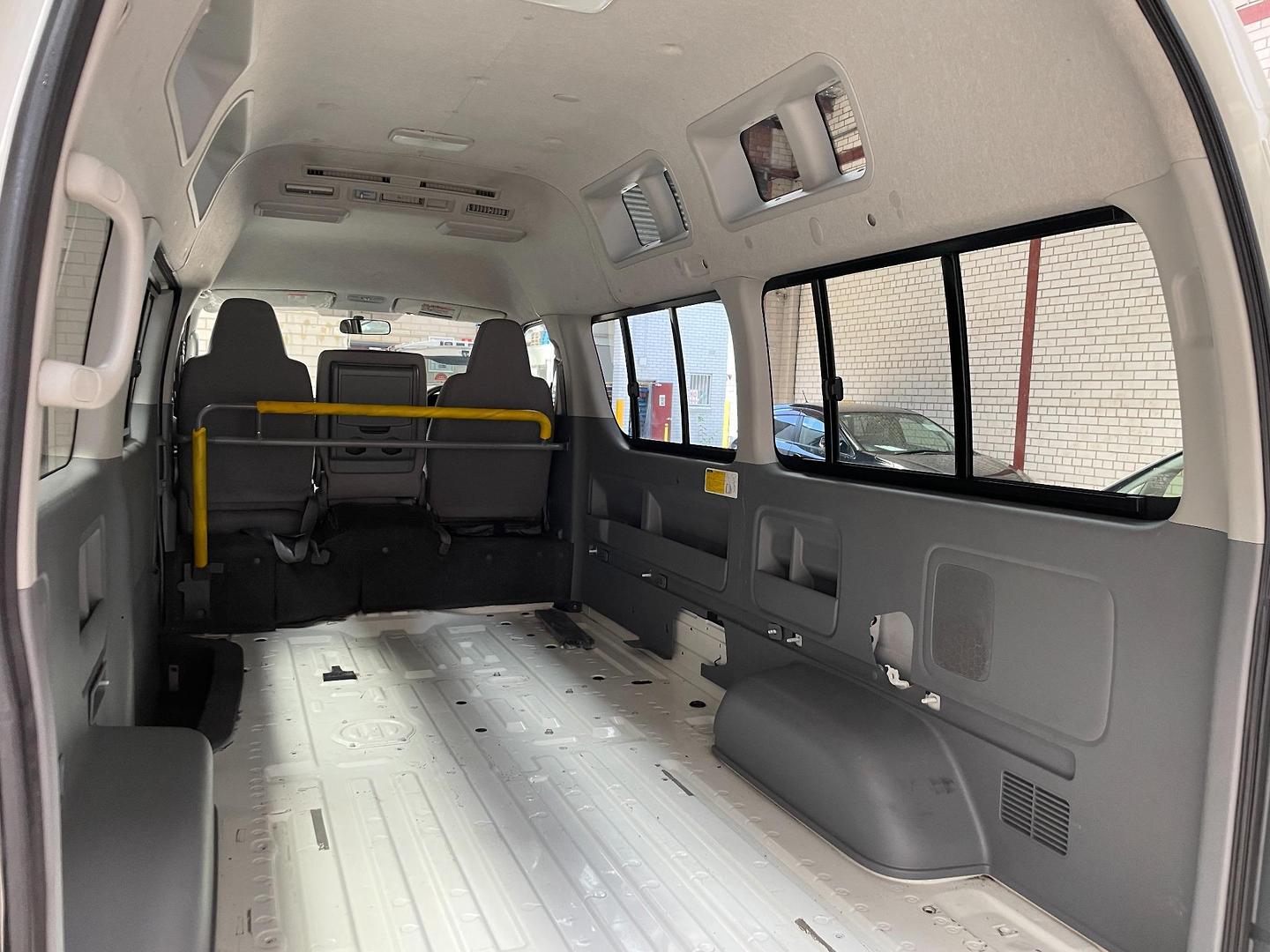 2009 TOYOTA HIACE DX LWB HIGH ROOF AUTO 4WD VAN