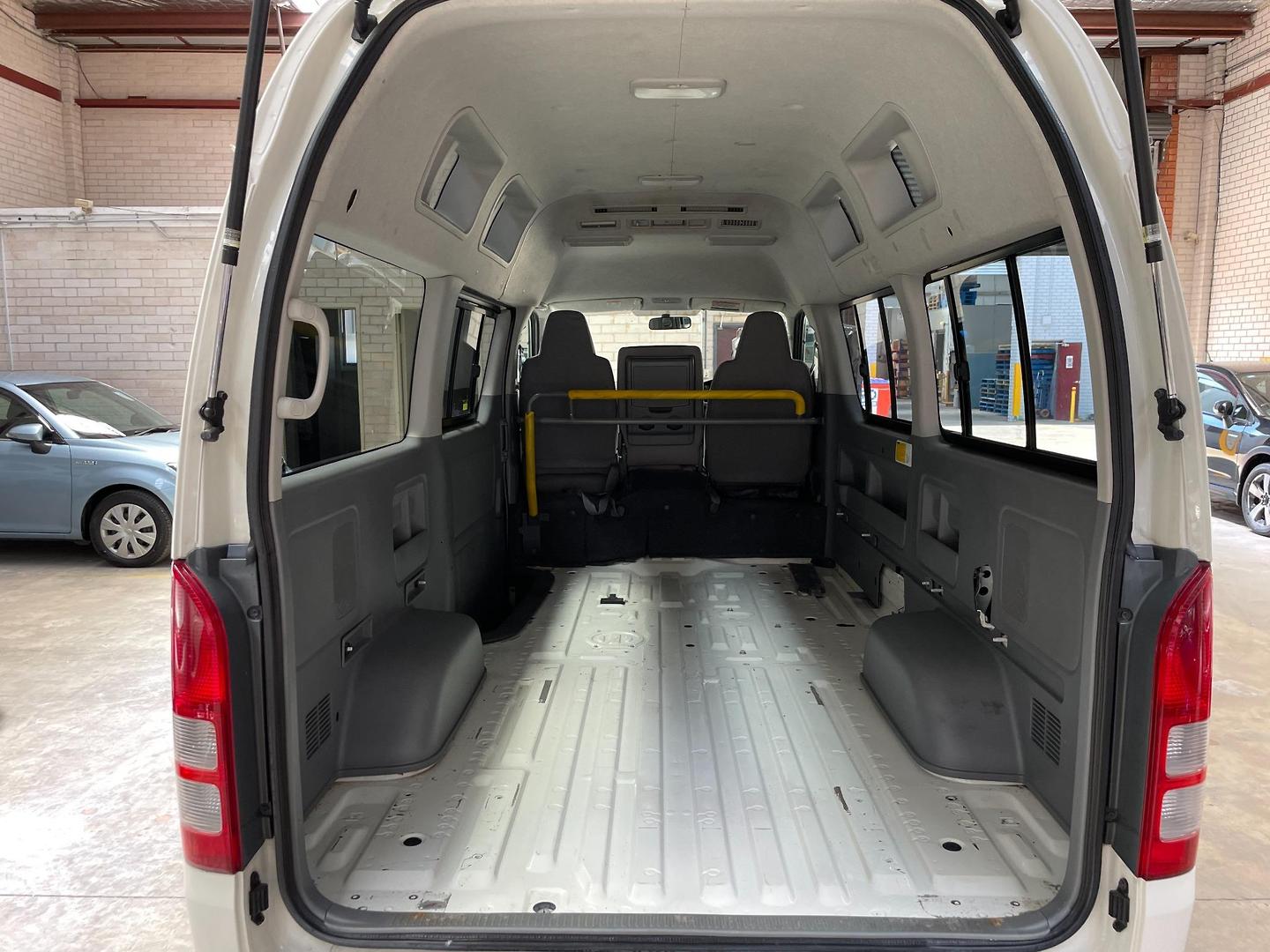2009 TOYOTA HIACE DX LWB HIGH ROOF AUTO 4WD VAN