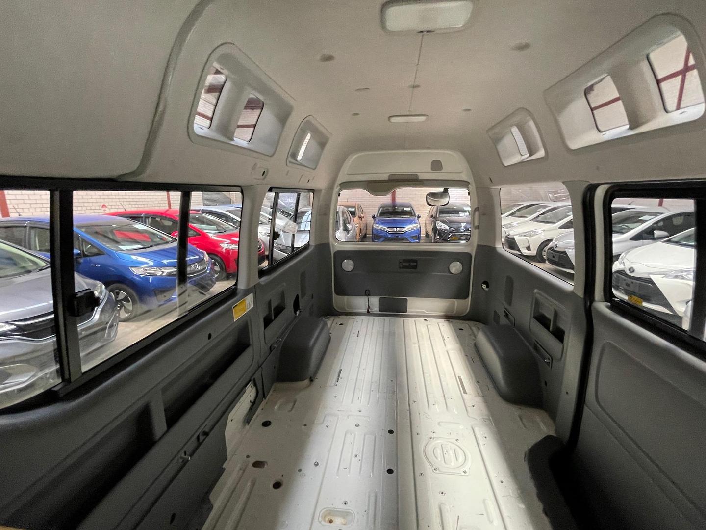 2009 TOYOTA HIACE DX LWB HIGH ROOF AUTO 4WD VAN