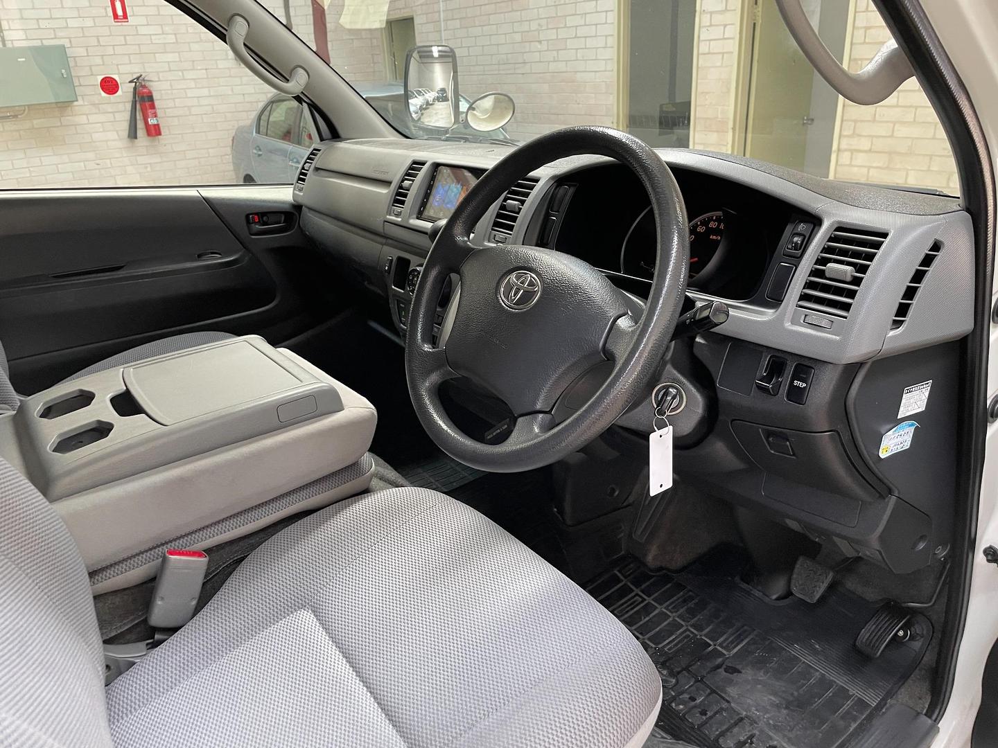 2009 TOYOTA HIACE DX LWB HIGH ROOF AUTO 4WD VAN