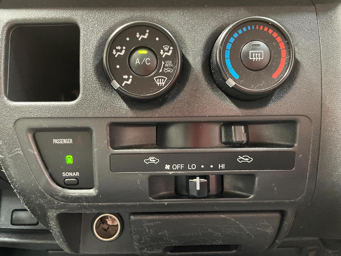 2009 TOYOTA HIACE DX LWB HIGH ROOF AUTO 4WD VAN