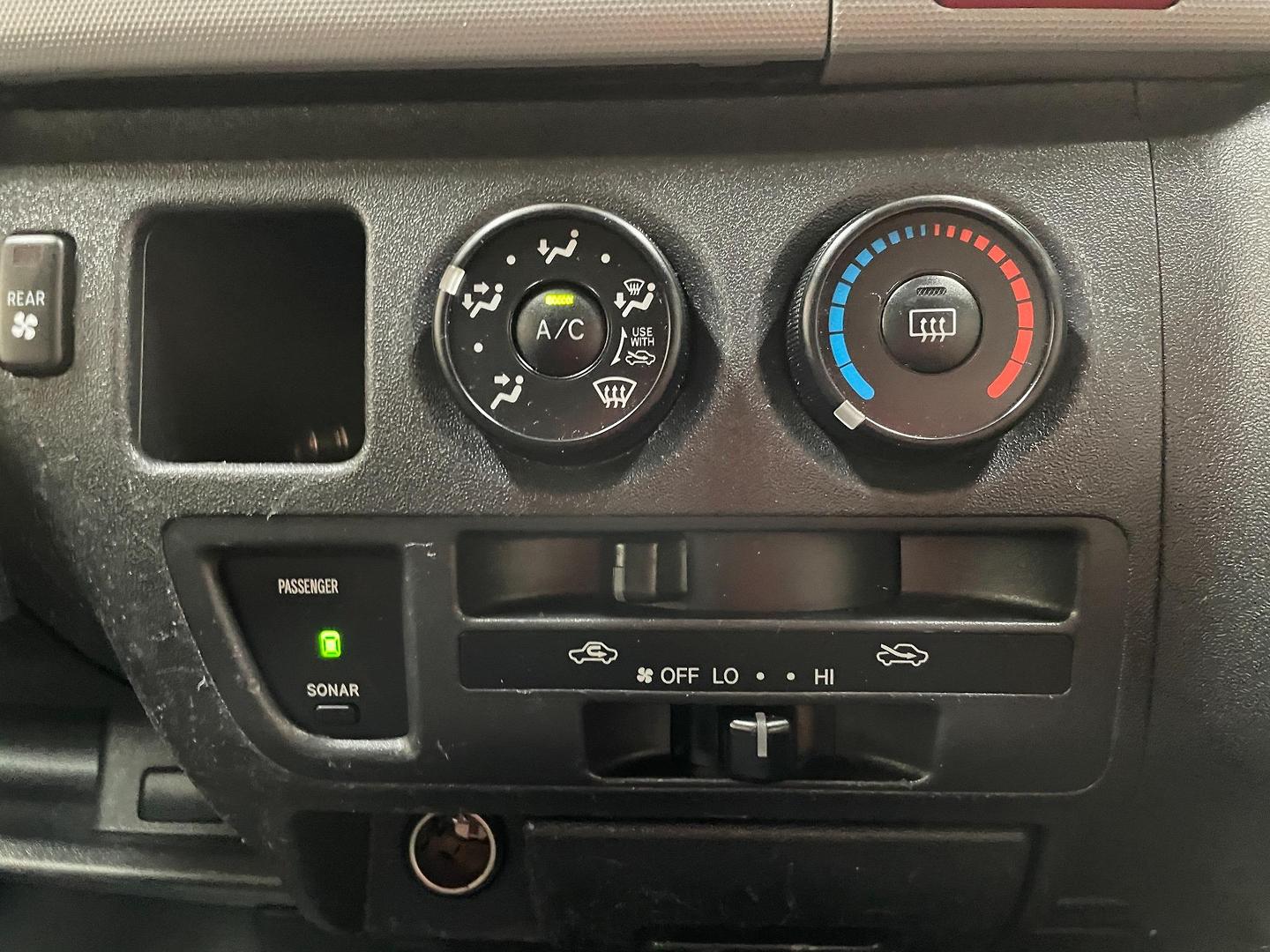 2013 TOYOTA HIACE DX LWB AUTO 4WD VAN