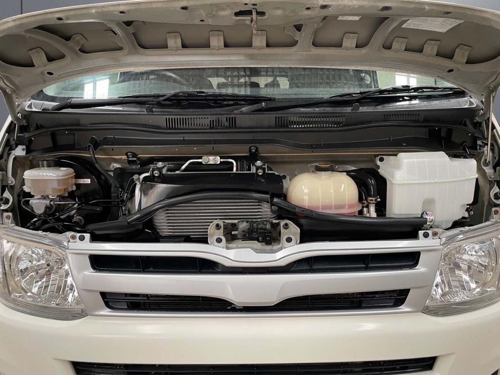 2013 TOYOTA HIACE LWB AUTO 4WD VAN