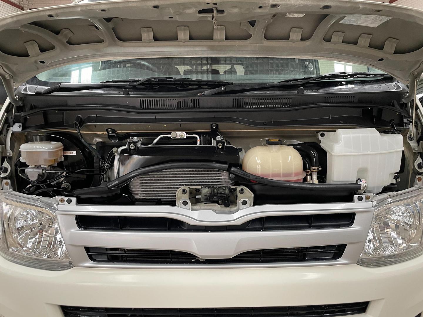 2013 TOYOTA HIACE LWB AUTO 4WD VAN