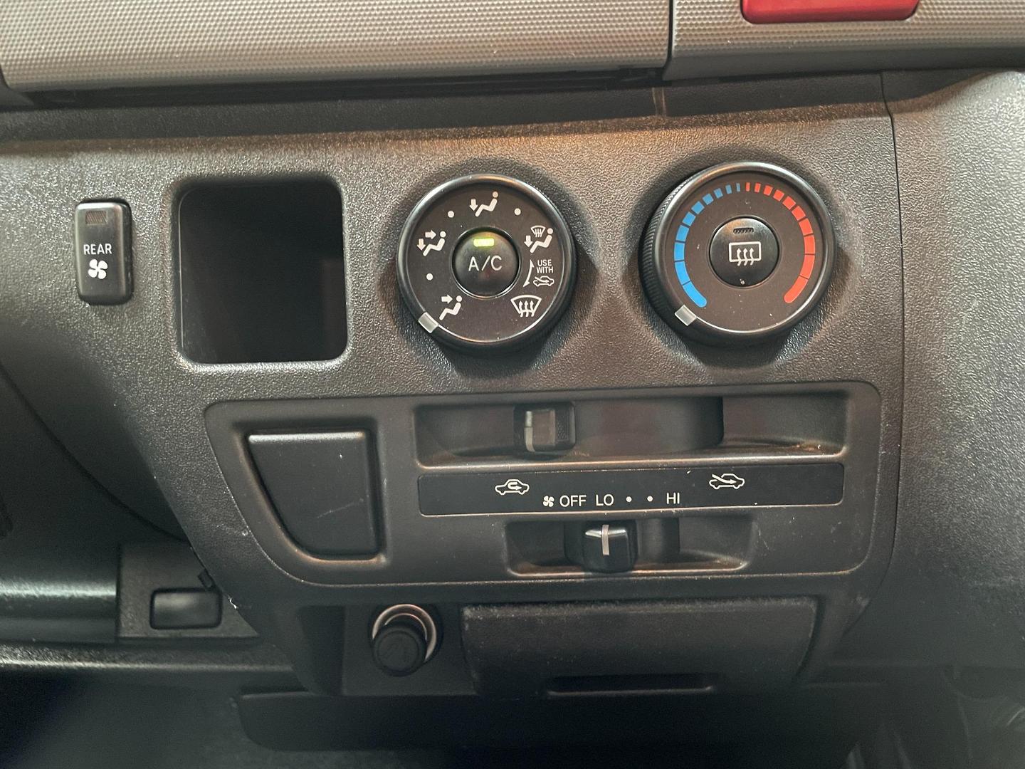 2012 TOYOTA HIACE DX LWB AUTO 4WD VAN