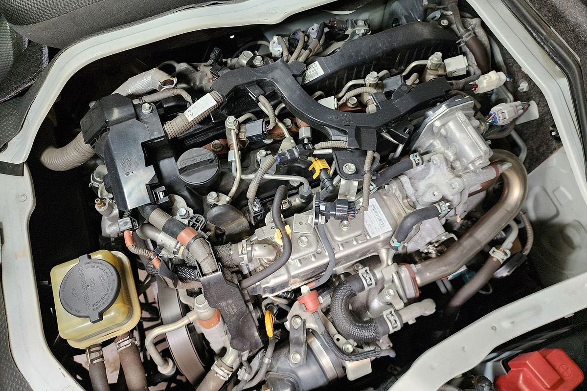 2018 TOYOTA HIACE DX LWB AUTO VAN
